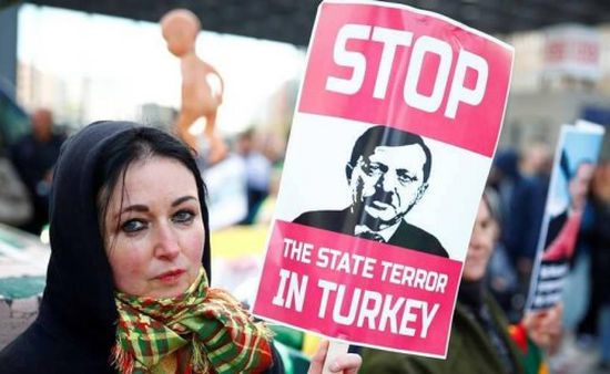 بين السجن والحظر.. هكذا أعدم "أردوغان" حرية الرأي (تقرير)