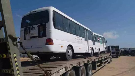 شاهد.. دفعة جديدة من الباصات السعودية تصل المهرة