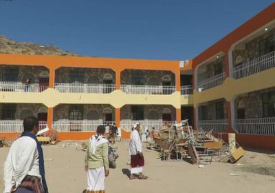 «الهلال الإماراتي» يضع حجر الأساس لتأهيل وترميم مدرستين في محافظة أبين (تفاصيل)