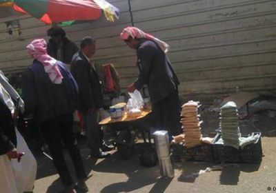 الحوثيون يبيعون المساعدات الغذائية في أسواق صنعاء (شاهد)