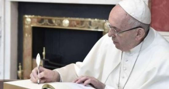 بابا الفاتيكان يفصل 2 من الكرادلة: متورطين في اعتداء جنسي