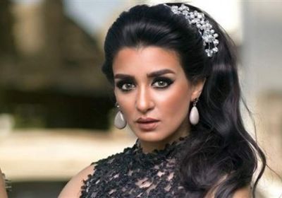 المغربية جيهان خليل سعيدة بنجاح دورها في مسلسل "أبواب الشك"