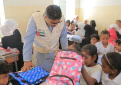 الهلال الإماراتي يواصل حملته الصحية بمدارس الحديدة