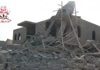 مليشيا الحوثي تقصف أحد مساجد الحديدة (فيديو)