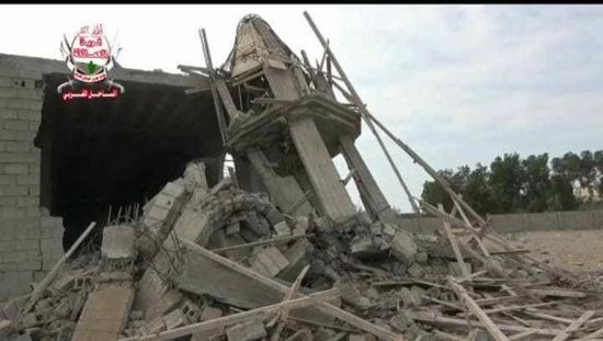 بالفيديو.. مليشيات الحوثي تقصف مسجد في مديرية الدريهمي بالحديدة