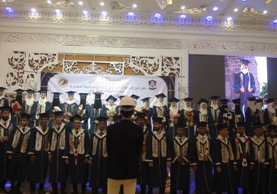 شاهد بالصور .. حفل مميز لطلاب الدفعة الـ 16 من الهندسة المعمارية بجامعة عدن 