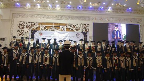 شاهد بالصور .. حفل مميز لطلاب الدفعة الـ 16 من الهندسة المعمارية بجامعة عدن 