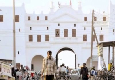 مجهولون يستهدفون مركزاً أمنياً بقنبلة صوتية في الشحر