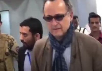 شاهد.. وصول الهولندي " كاميرت " إلى عدن