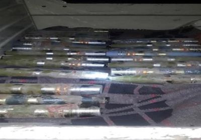 ضبط مخزن أسلحة بداخله قذائف ومتفجرات في عدن (صور)