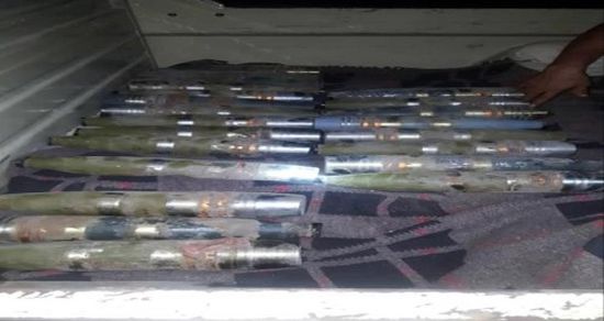 ضبط مخزن أسلحة بداخله قذائف ومتفجرات في عدن (صور)