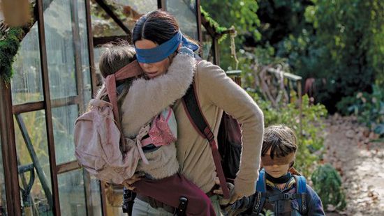 فيلم ساندرا بولوك "Bird Box" الأعلى تقييمًا على نتفليكس