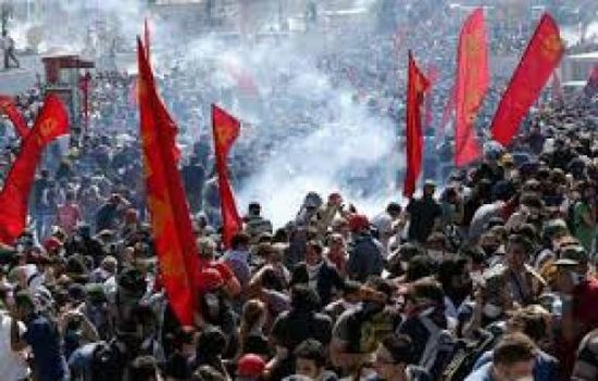 شاهد.. تظاهرات عارمة في تركيا ضد أردوغان
