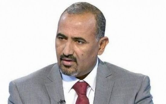 رئيس المجلس الانتقالي الجنوبي يُعزي في استشهاد العقيد ناصر الجحافي