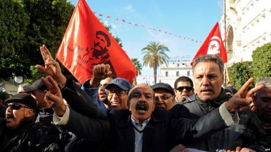 تطورات جديدة في تظاهرات تونس عقب انتحار صحافي