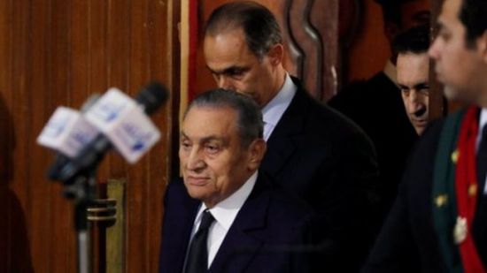 خبيرة تكشف مدى وعي "مبارك" أثناء إدلائه بشهادته أمام المحكمة