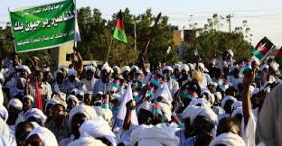 سياسي كويتي: ثورة الكسالى في السودان لن تنجح