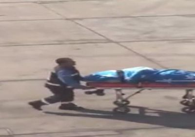 وفاة مغترب يمني على متن طائرة بمطار القـاهرة (صور)