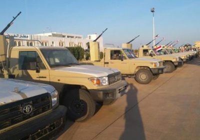 تدشين الدفعة الثانية من عربات خفر السواحل وحرس الحدود بالمهرة