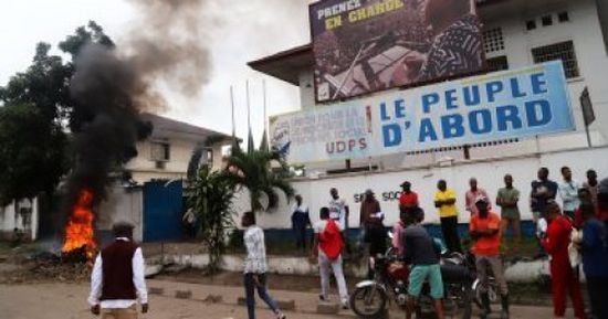 محتجون بالكونغو ينهبون مركزا لعزل مرضى الإيبولا 