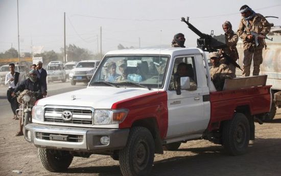 الجيش يحاصر مليشيا الحوثي في غرب وشرق تعز (تفاصيل)