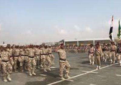 400 جندي بعدن يناشدون قيادات وزارة الدفاع بصرف رواتبهم