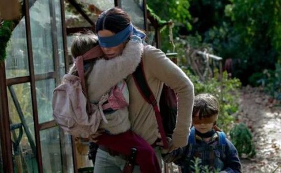 ساندرا بولوك تكسر الأرقام القياسية بفيلمها Bird Box