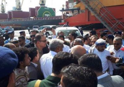 اللجنة الحكومية تغادر مقر إقامتها في الحديدة (تفاصيل)