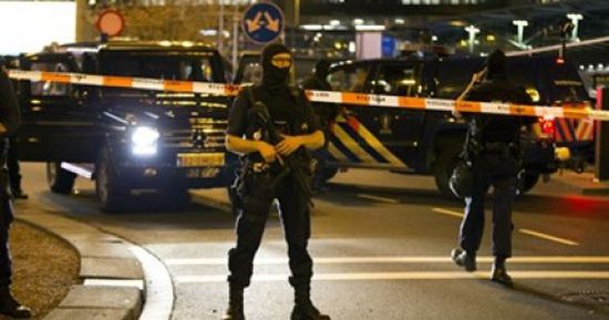 السلطات الهولندية تعتقل 8 أشخاص بتظاهرة "السترات صفراء"