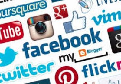 شاهد.. مسنة يمنية تُشعل مواقع التواصل بهذا الفيديو