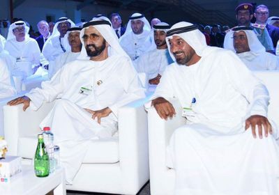 بن سعيد يهنئ حاكم دبي بيوبيله الذهبي في خدمة الوطن