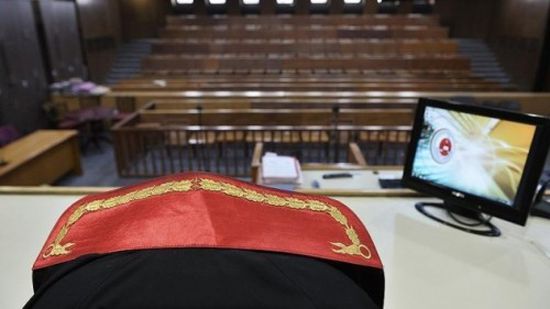 مصرع معتقل تركي 70 عاماً خلال محاكمته بالزنزانة (تفاصيل)