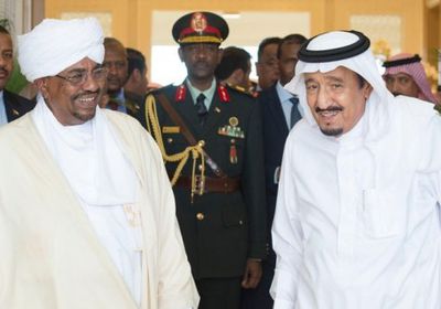الملك سلمان يهنئ الرئيس السوداني بذكرى استقلال بلاده