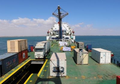 الإمارات تستهل عام التسامح بشحنة أدوية إلى ميناء عدن "صور"