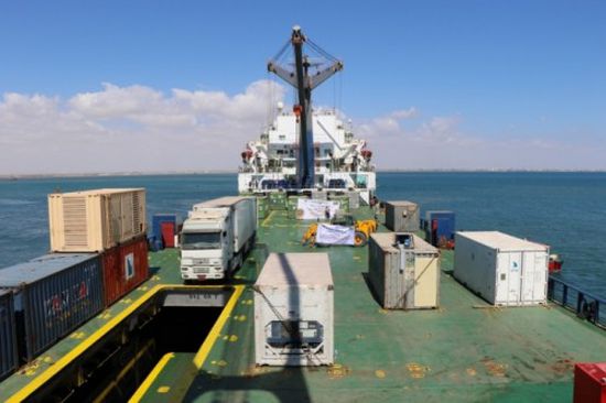 الإمارات تستهل عام التسامح بشحنة أدوية إلى ميناء عدن "صور"
