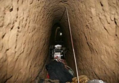 بخبراء من حزب الله.. المليشيا تحفر خنادق قرب سفارة إيران بصنعاء