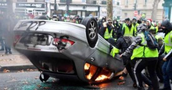 الشرطة الفرنسية تطلق الغاز المسيل للدموع لمنع احتجاجات السترات الصفراء