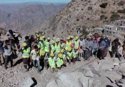 بعد فرنسا.. السترات الصفراء تظهر في يافع (صور)