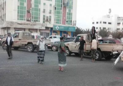 مسلحون يقطعون خط ساحل أبين في عدن