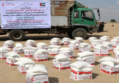 الهلال الأحمر الإماراتي يدشن "قافلة التسامح" غرب عدن