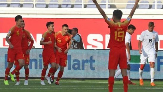 منتخب الصين يفوز 2-1 على قيرغيزستان