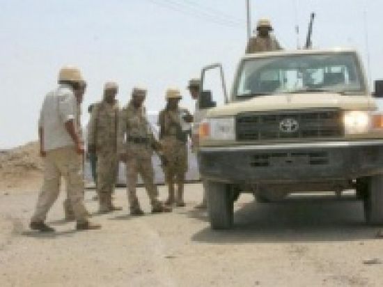 الجيش يطهر منشآت حكومية من ألغام المليشيات في باقم
