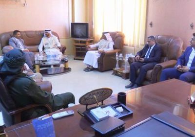 محافظ عدن يناقش مع الهلال الإماراتي توسيع مجالات الدعم للعاصمة