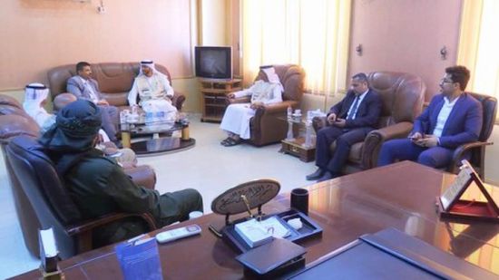 محافظ عدن يناقش مع الهلال الإماراتي توسيع مجالات الدعم للعاصمة