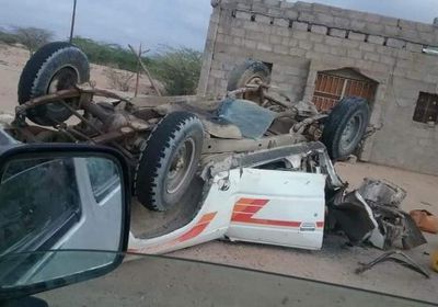 استشهاد جنديين وإصابة ١٥ آخرين جراء استهداف دورية للحزام الأمني بالمحفد