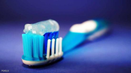 تعرف على علاقة تنظيف الأسنان بخصوبة الرجال