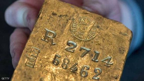 الذهب يتراجع بتعافي الدولار الأميريكي