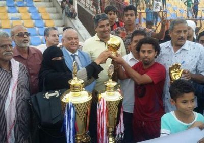 برعاية الانتقالي الجنوبي.. منتخب المنصورة يتوّج ببطولة التصالح والتسامح (صور)