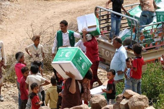 مركز الملك سلمان يواصل توزيع السلال الغذائية بلحج