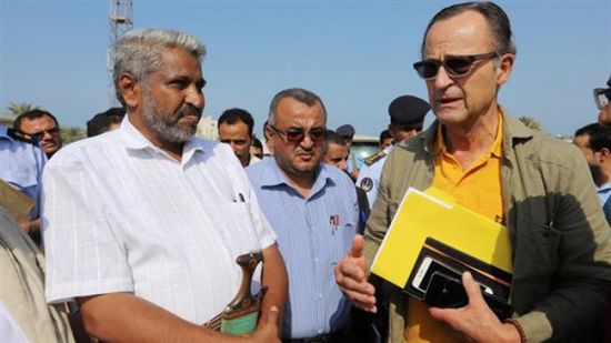 صحيفة سعودية: كاميرت يتهم الحوثي رسميا بارتكاب الخروقات في الحديدة